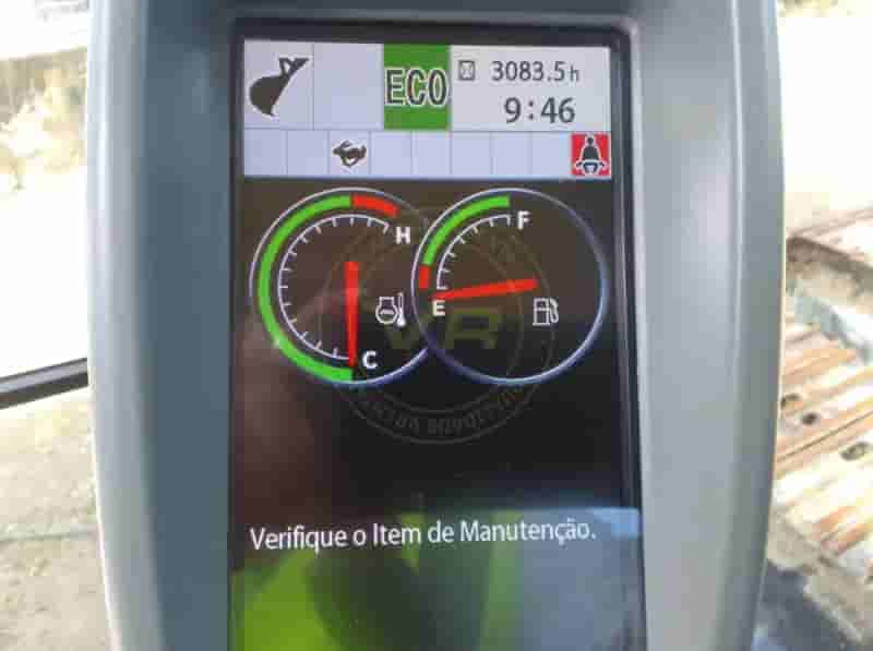 Escavadeira John Deere  200G 2022 - imagem de fundo