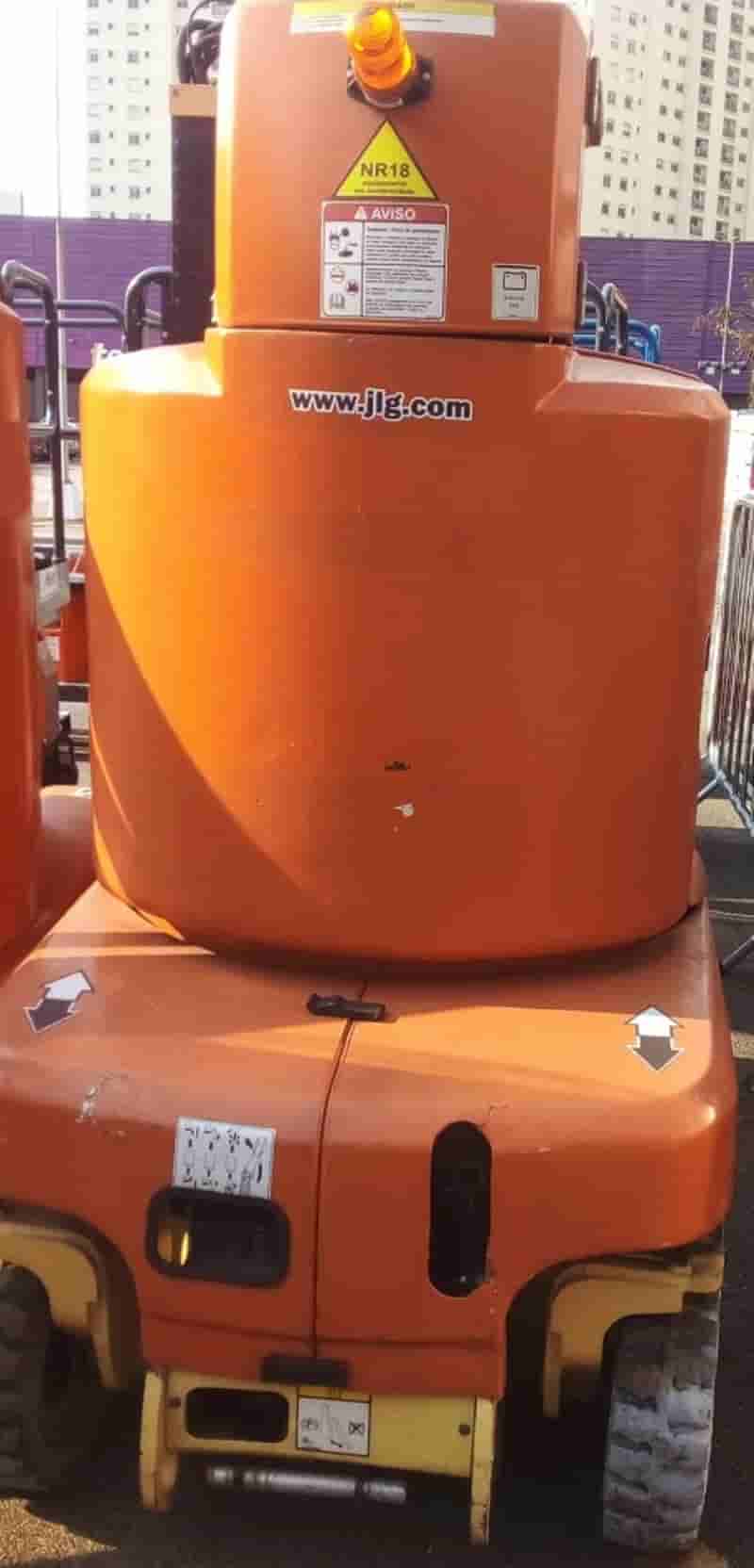 Plataforma elevatória JLG T26E 2017 - imagem de fundo