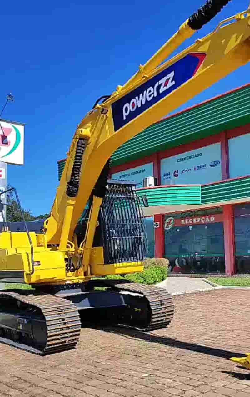 Escavadeira PowerZZ SC 210 2024 - imagem de fundo