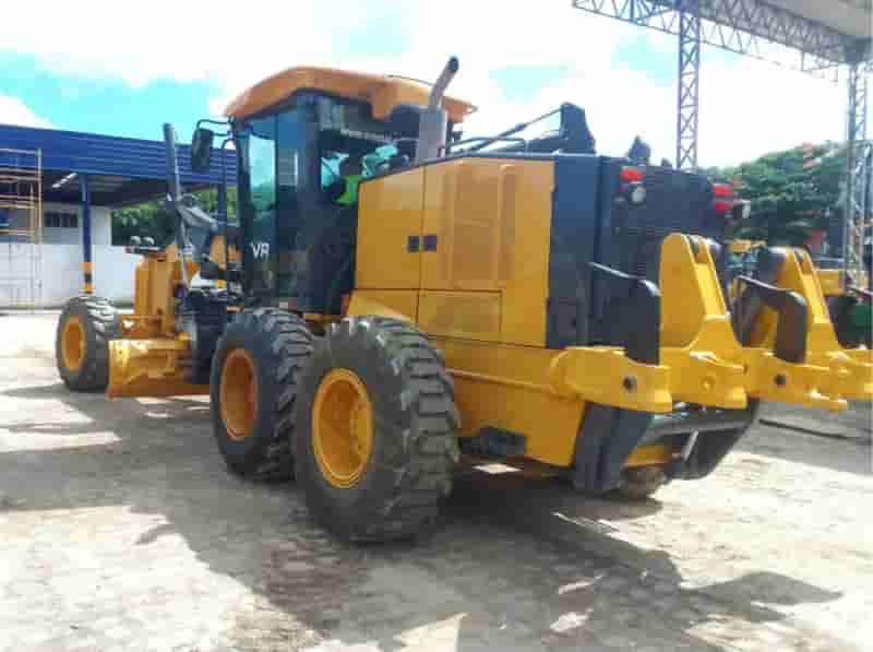 Motoniveladora John Deere 620G 2018 - imagem de fundo