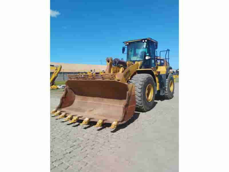 Pá Carregadeira Caterpillar  966L 2019 - imagem de fundo