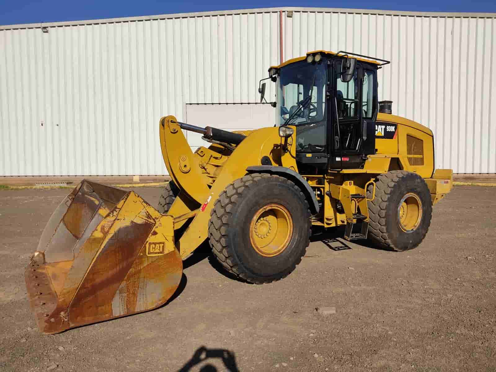 Pá Carregadeira Caterpillar 930 2016 - imagem de fundo