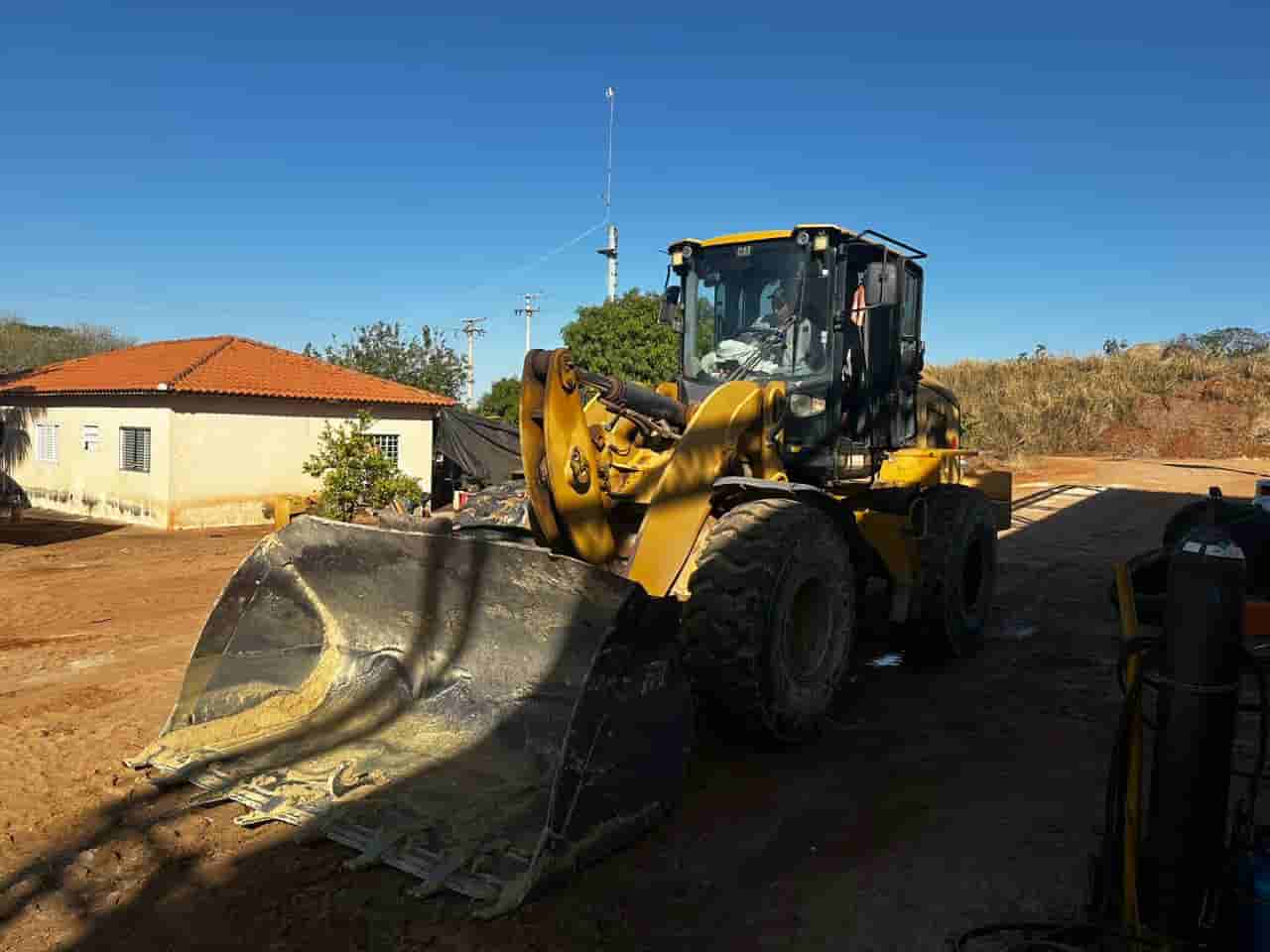 Pá Carregadeira Caterpillar 938 K 2014 - imagem de fundo