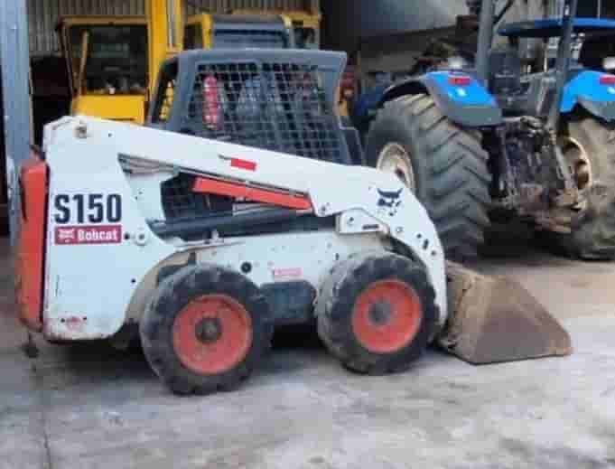 Mini Carregadeira Bobcat S150 2011 - imagem de fundo