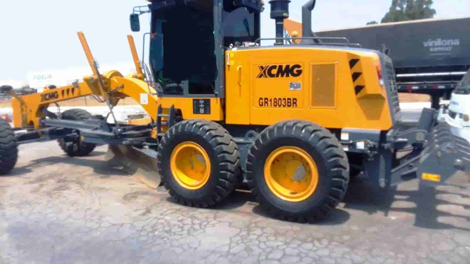 Motoniveladora XCMG GR1803BR 2021 - imagem de fundo