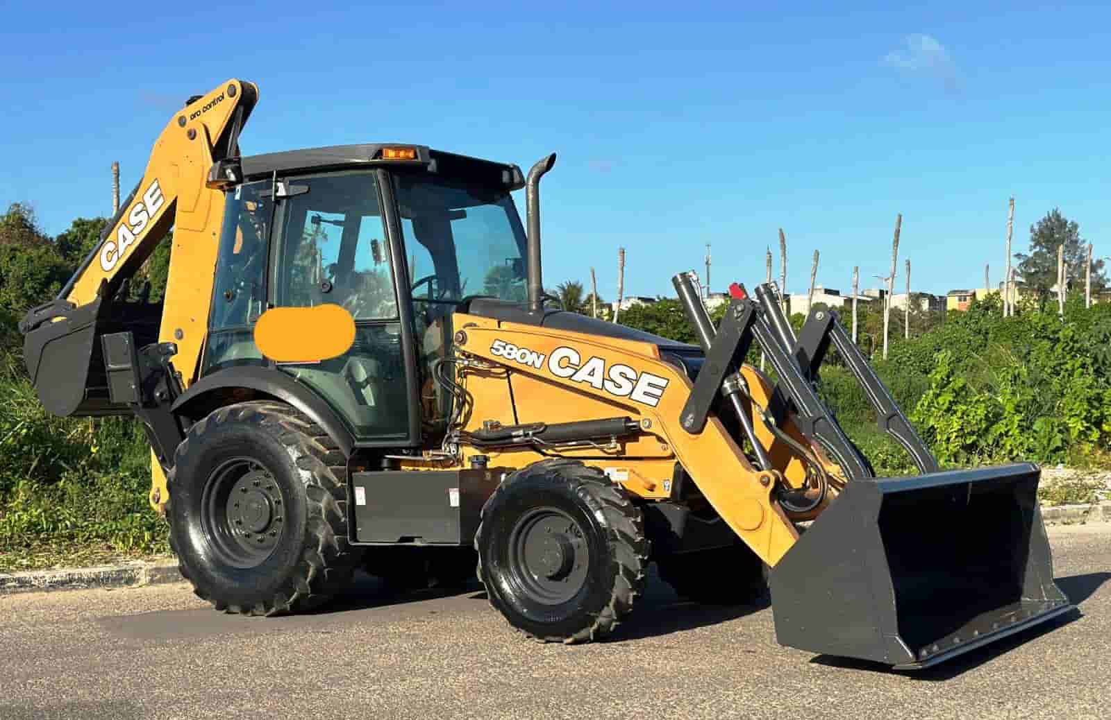 Retroescavadeira Case 580N 2020 - imagem de fundo
