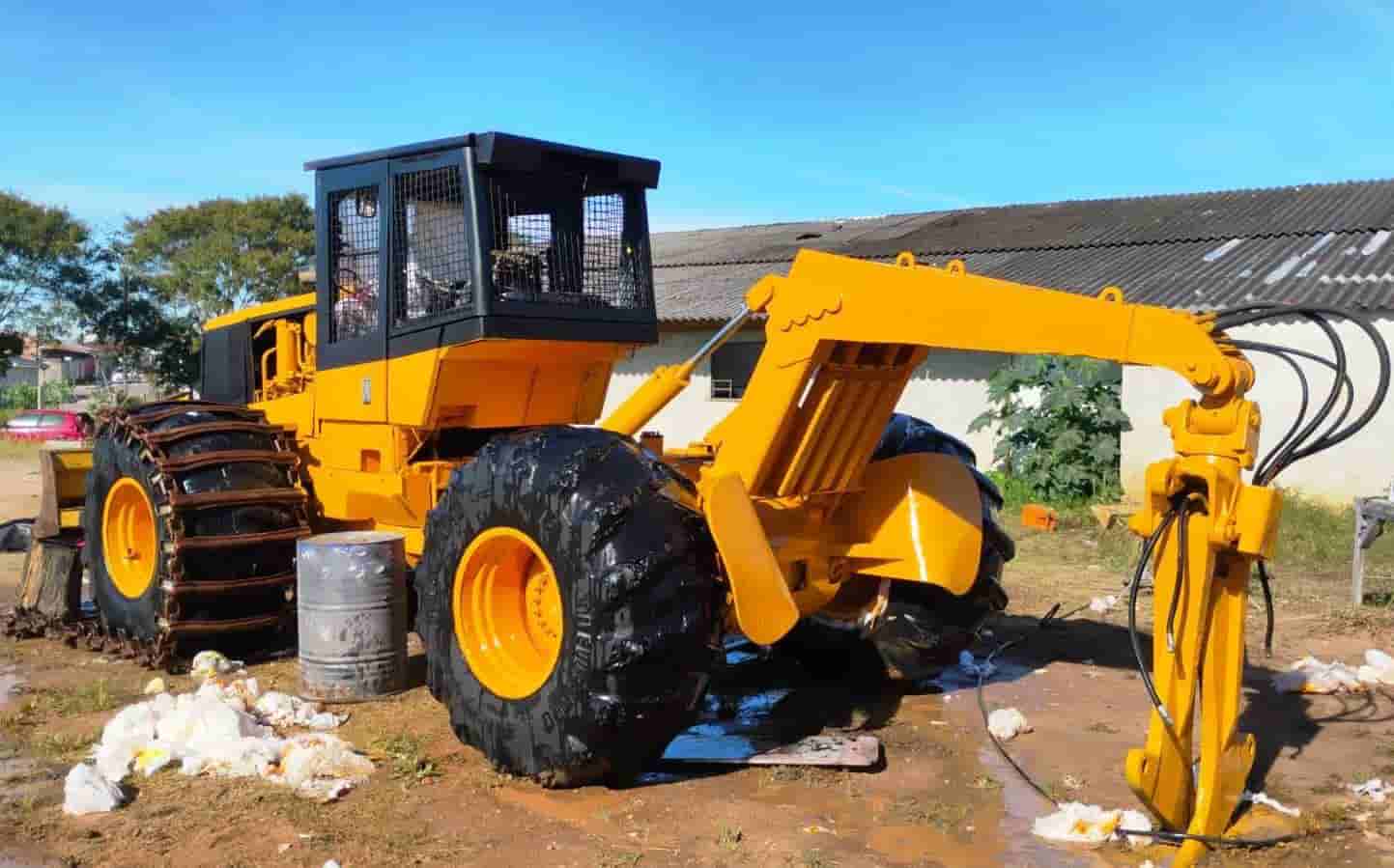 Skidder Caterpillar 525 1997 - imagem de fundo