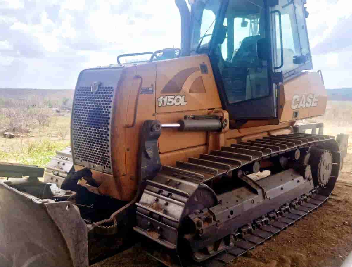 Trator de esteira Case 1150L 2020 - imagem de fundo
