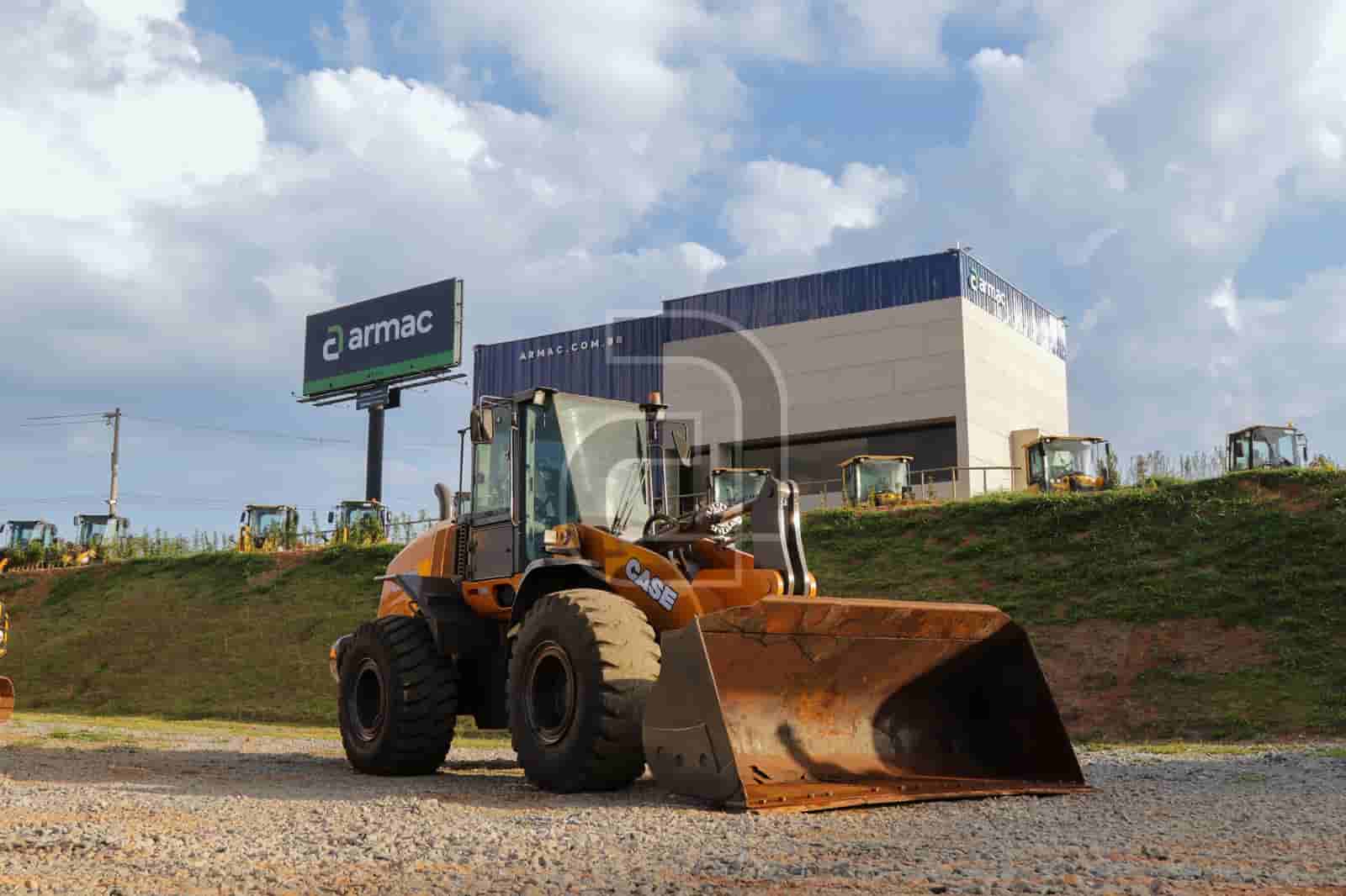 Pá Carregadeira Case 821e 2021 - imagem de fundo