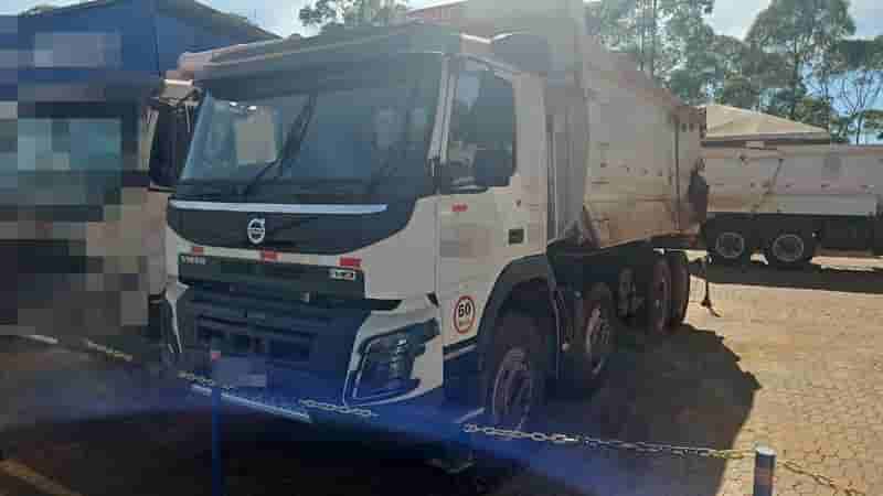 Caminhão Volvo FMX 500 2020 - imagem de fundo