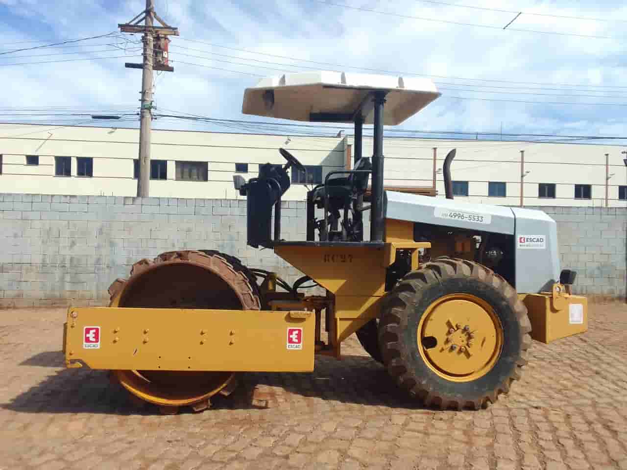 Rolo compactador Müller VAP55 1998 - imagem de fundo