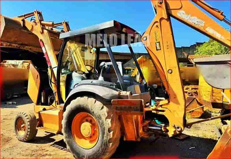Retroescavadeira Case 580M 2009 - imagem de fundo