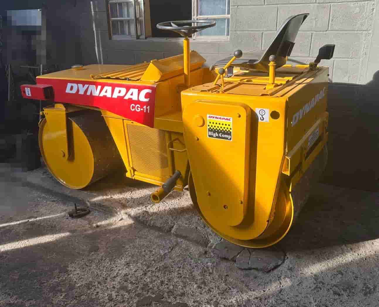Rolo compactador Dynapac CG11 1990 - imagem de fundo