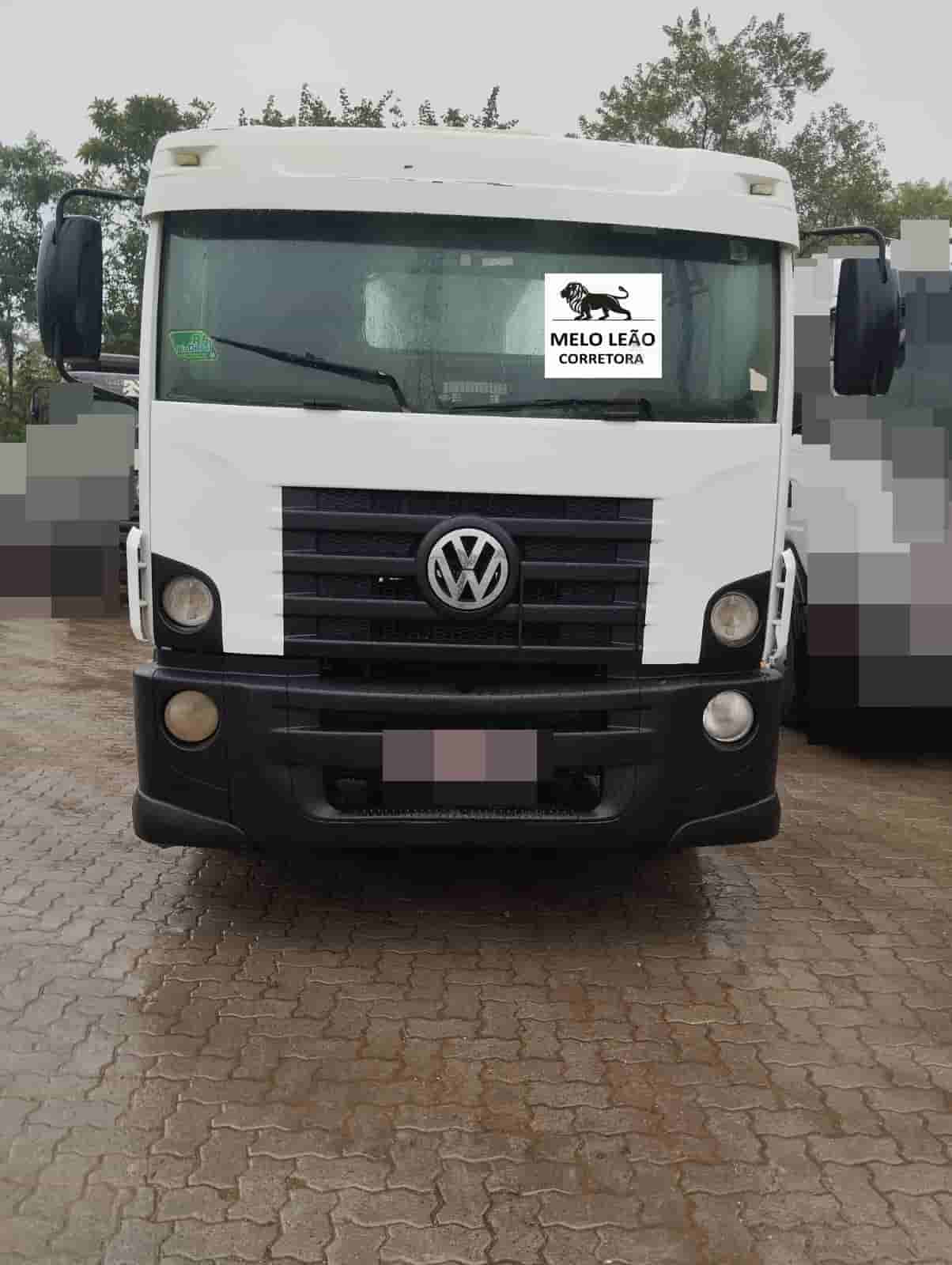 Comboio Lubrificante Volkswagen VW 13.180 2012 - imagem de fundo