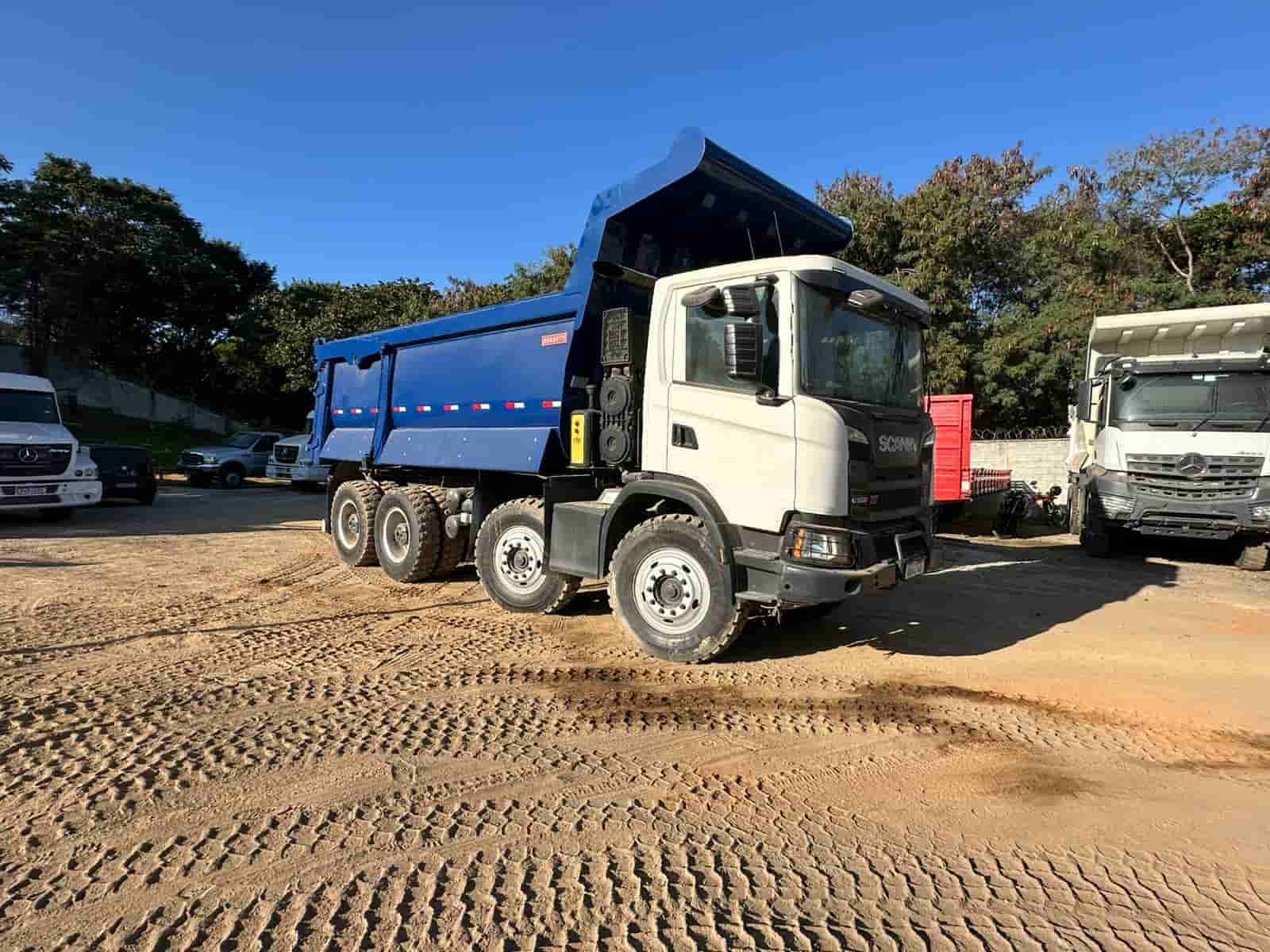 Caminhão Scania G500 8x4 2019 - imagem de fundo