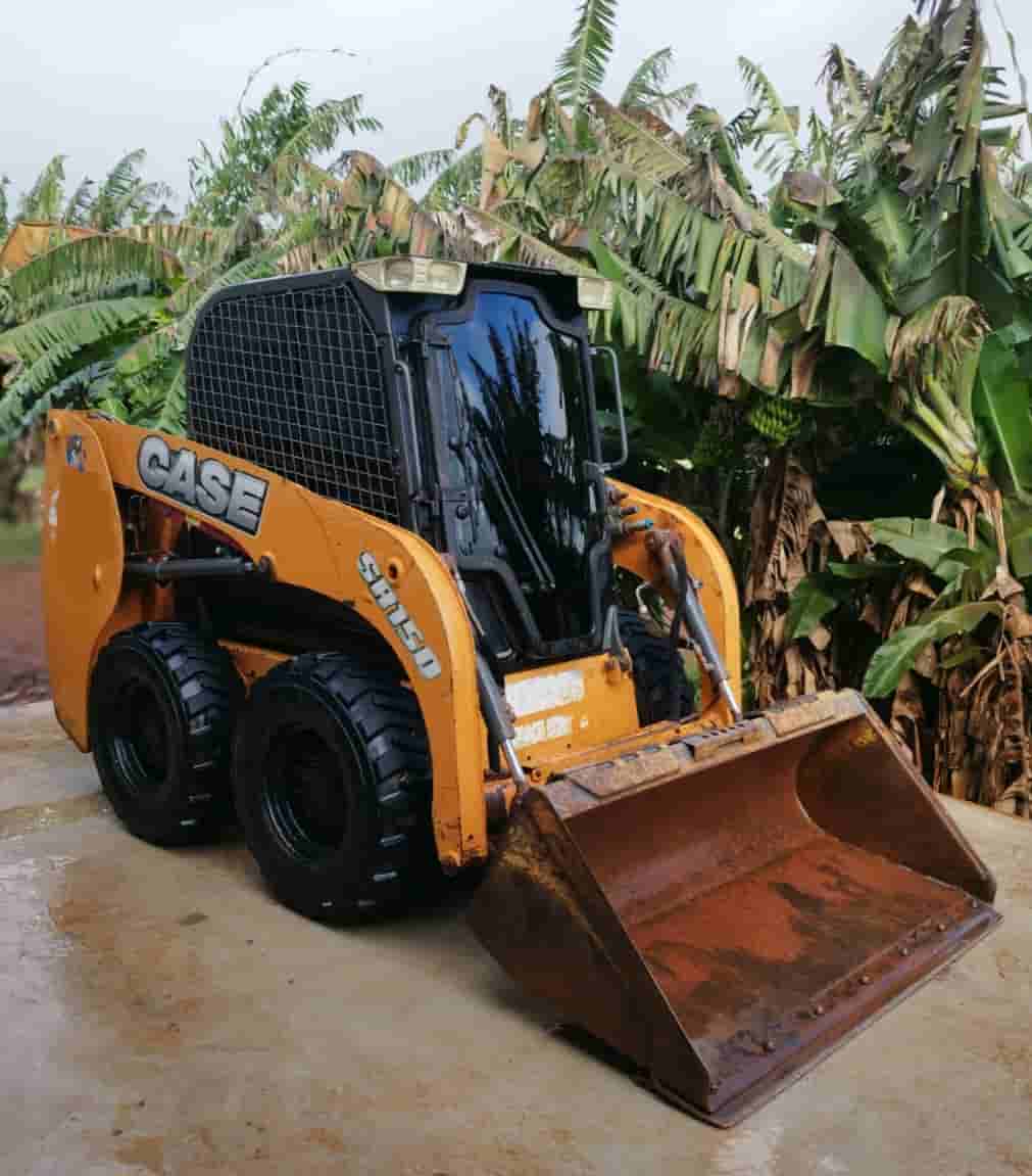 Mini Carregadeira Case SR250 2013 - imagem de fundo