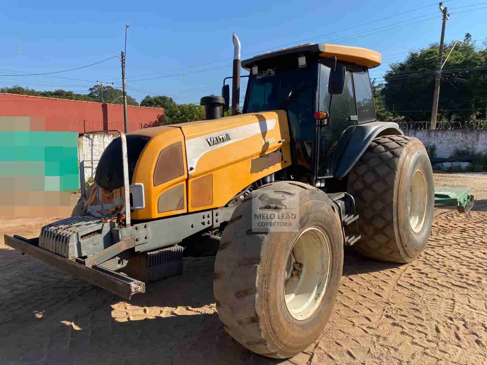Trator agrícola Valtra BH 180 2012 - imagem de fundo