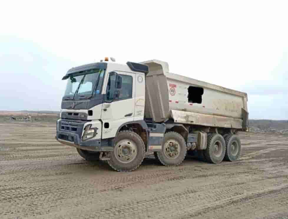 Caminhão Volvo FMX 500 2023 - imagem de fundo