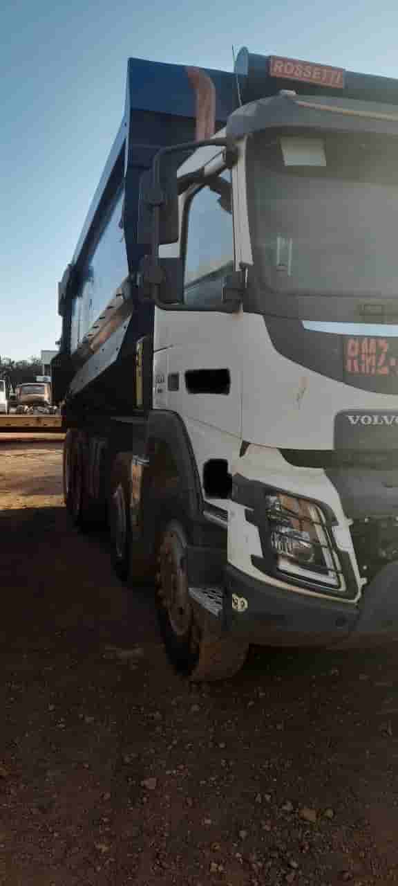 Caminhão Volvo FMX 500 2021 - imagem de fundo