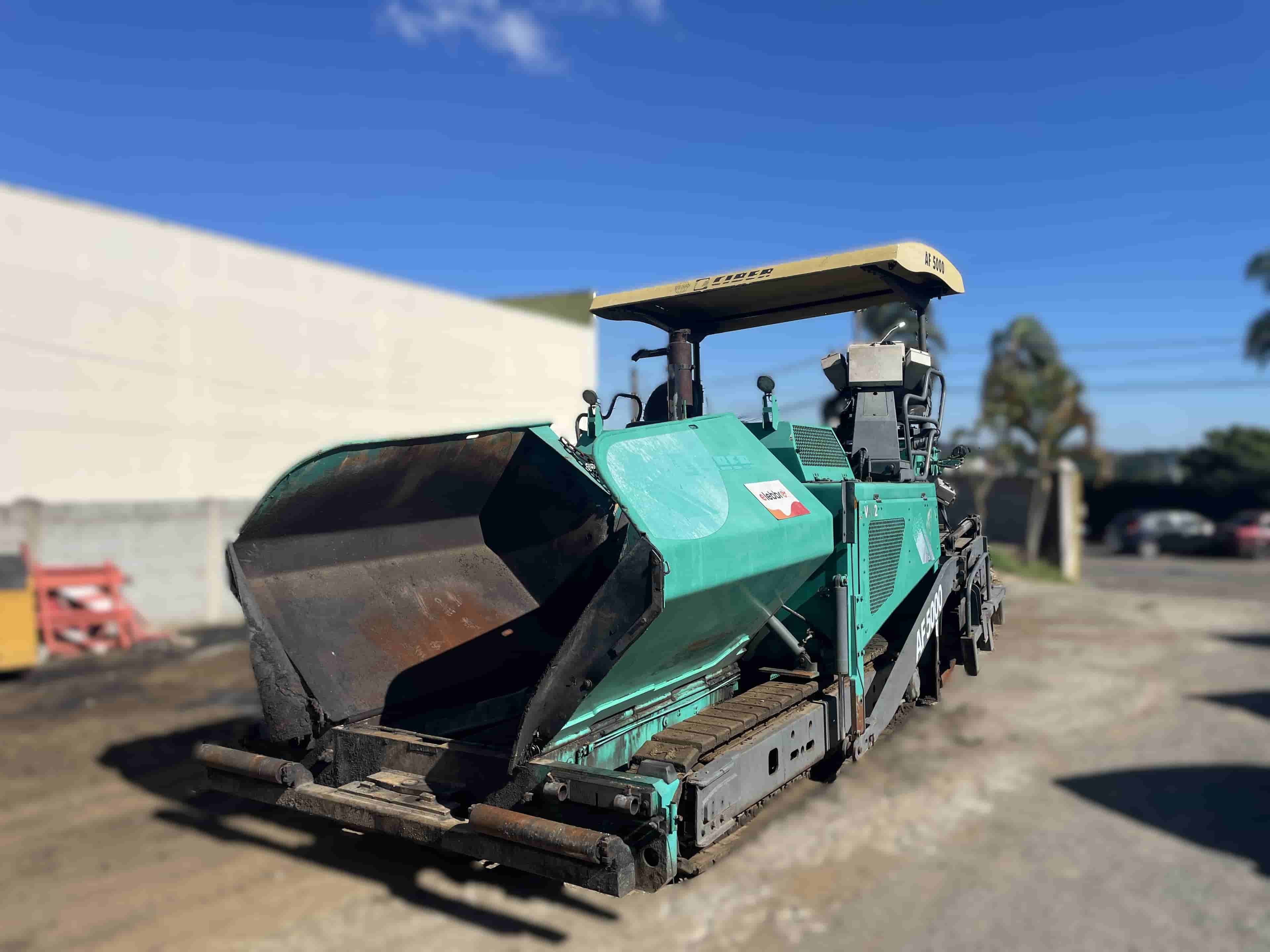 Pavimentadora de Concreto Ciber AF5000 2008 - imagem de fundo