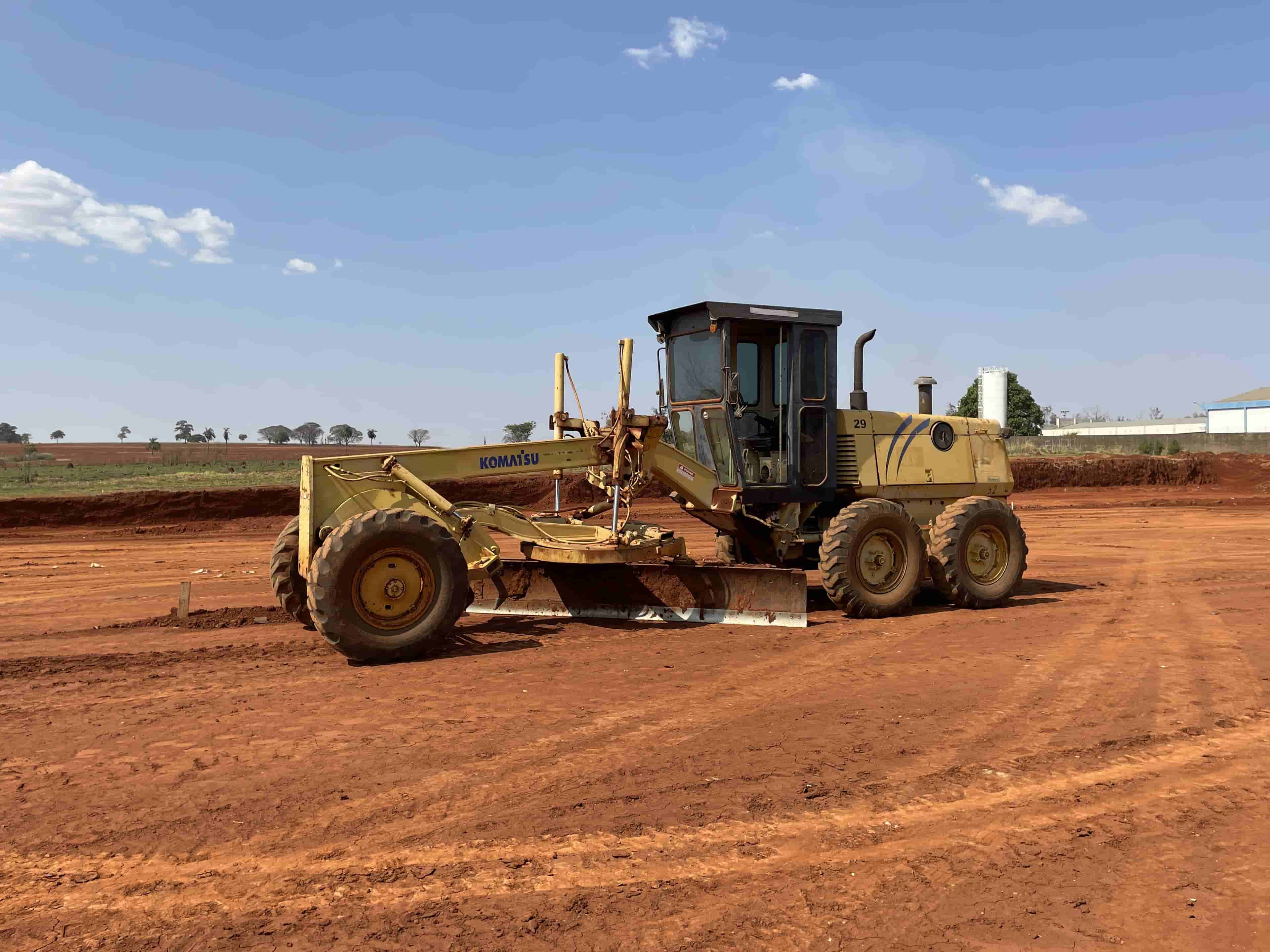 Motoniveladora Komatsu 523A 1993 - imagem de fundo