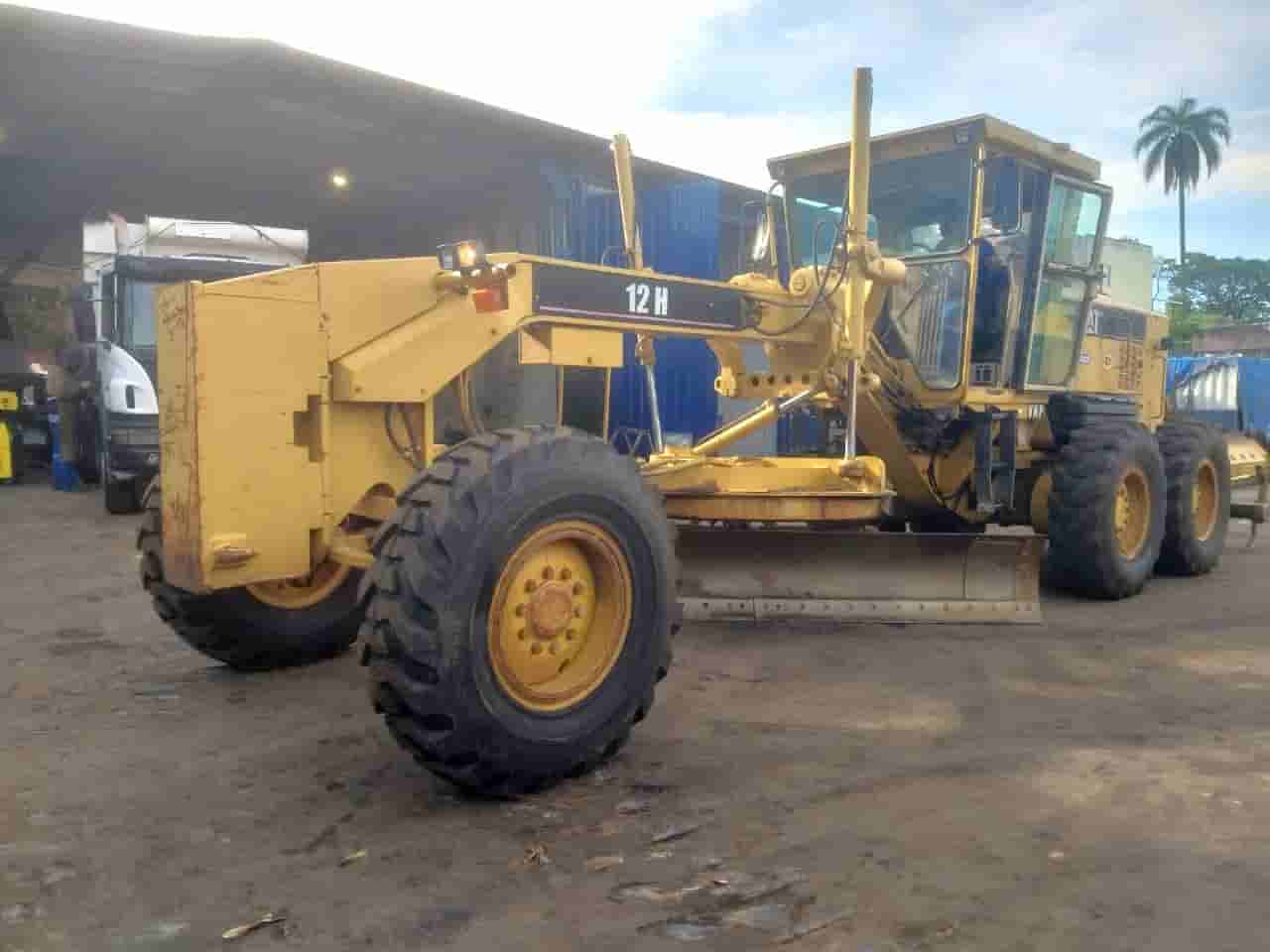 Motoniveladora Caterpillar 12H 2007 - imagem de fundo