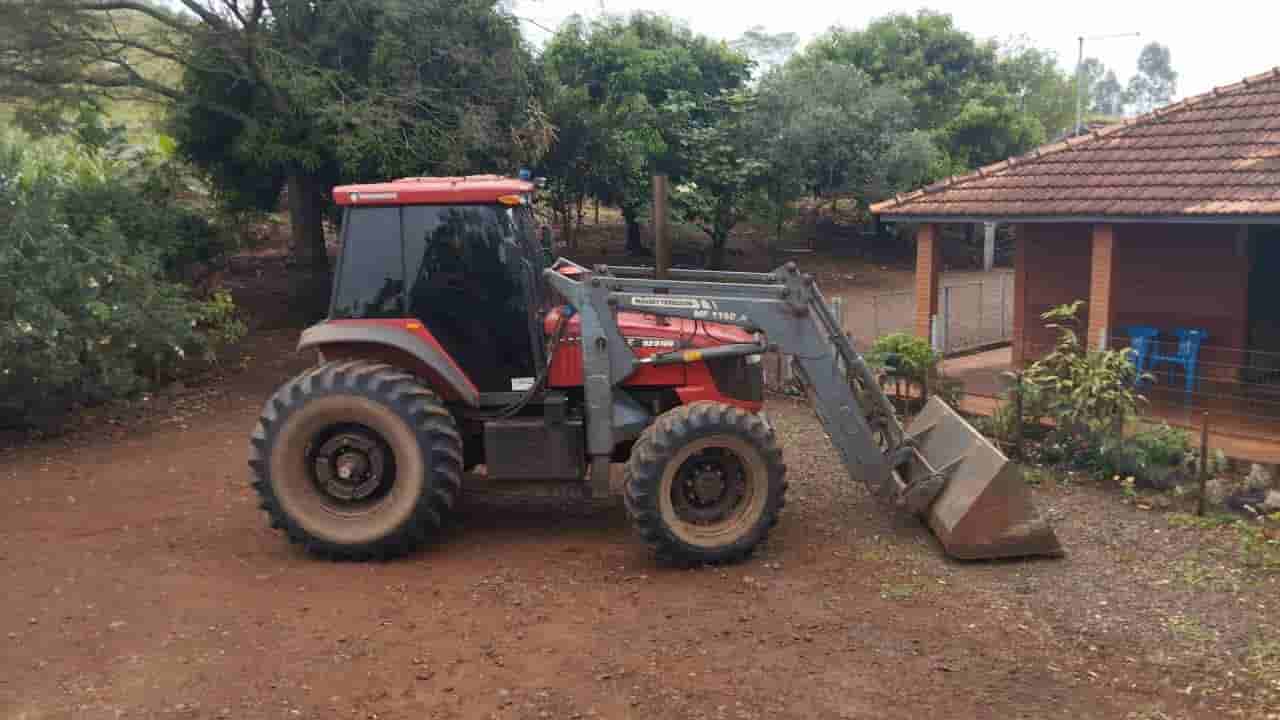 Trator agrícola Agrale BX6150 2010 - imagem de fundo