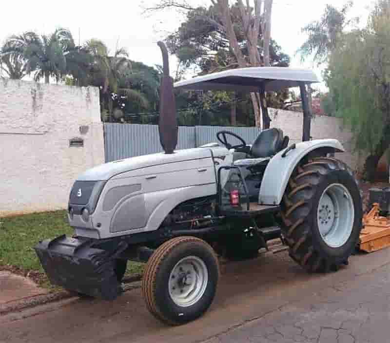 Trator agrícola Agrale 5075 2009 - imagem de fundo