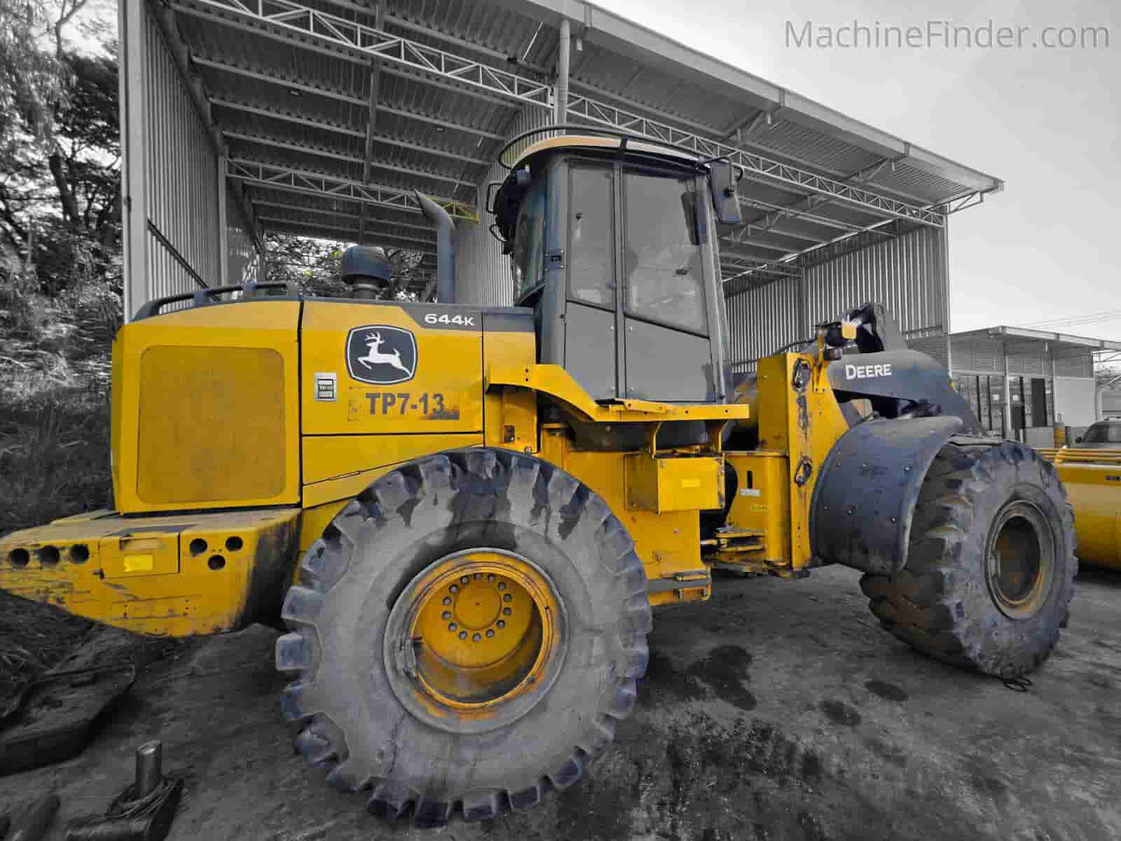Pá Carregadeira John Deere 644K 2022 - imagem de fundo
