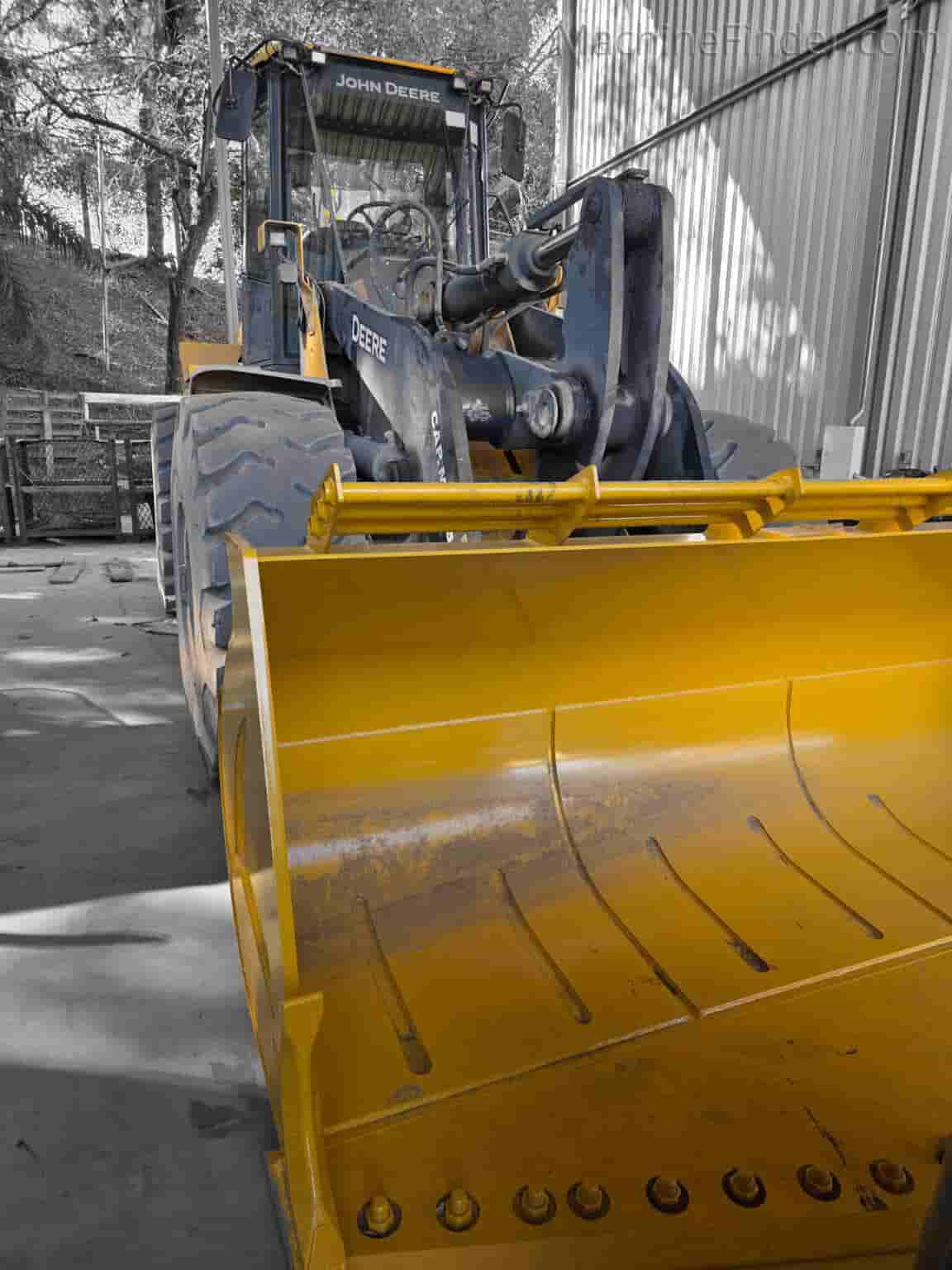 Pá Carregadeira John Deere 644K 2022 - imagem de fundo