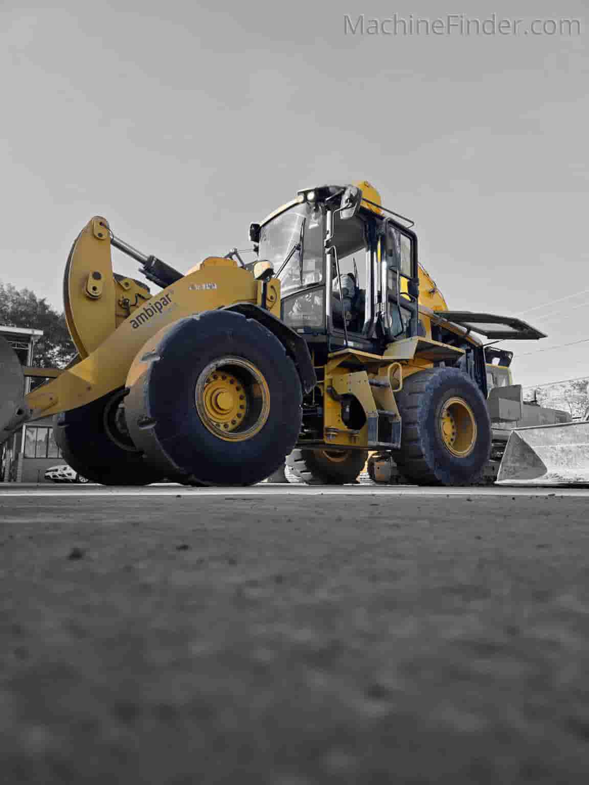 Pá Carregadeira Caterpillar 938 2022 - imagem de fundo