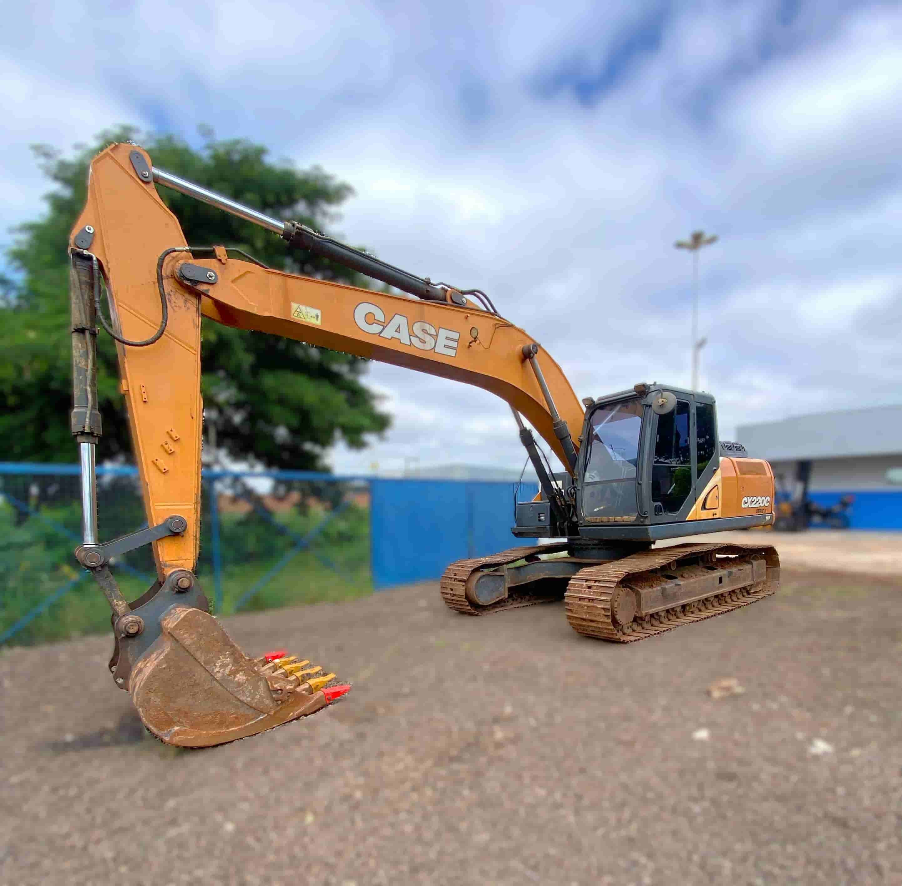 Escavadeira Case CX220C 2020 - imagem de fundo