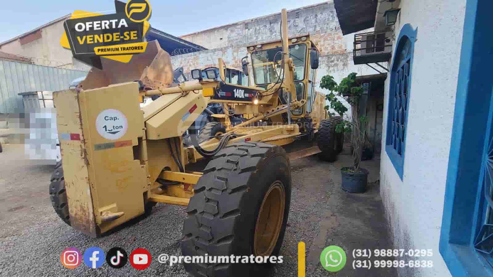 Motoniveladora Caterpillar 140K 2013 - imagem de fundo