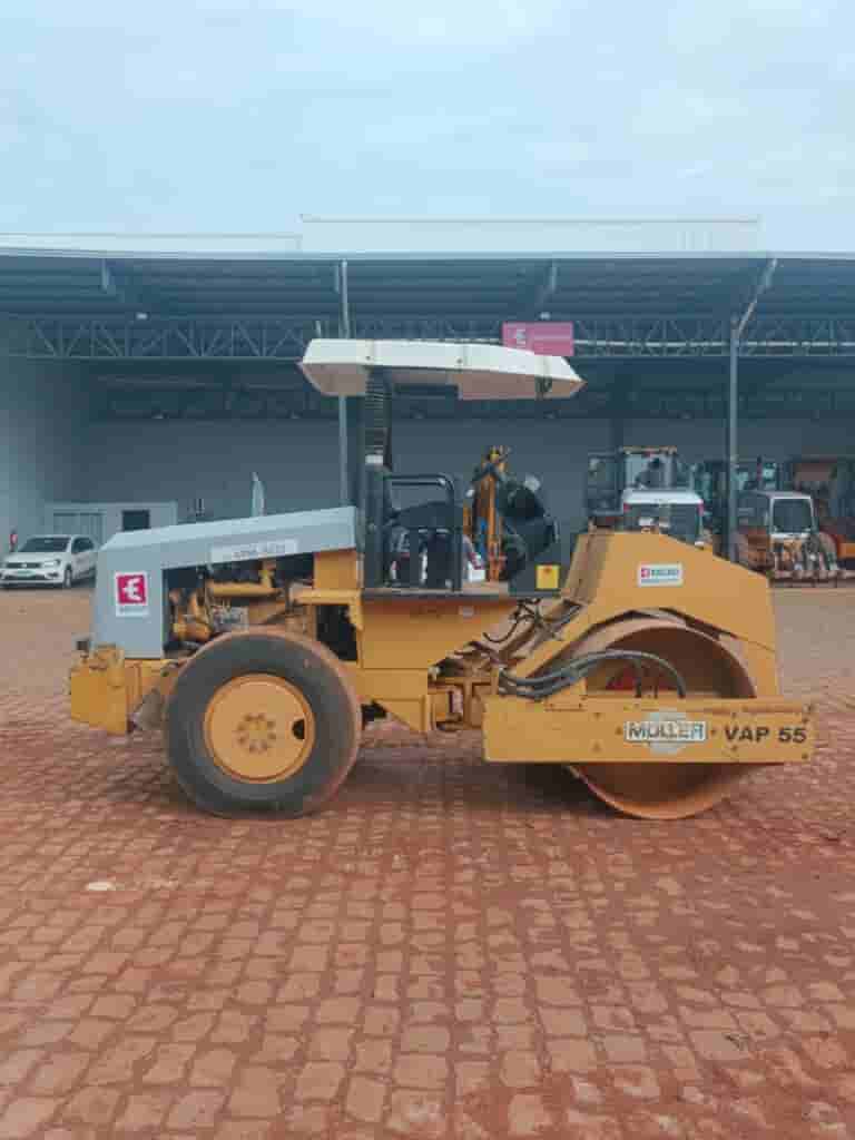 Rolo compactador Müller VAP55 1996 - imagem de fundo