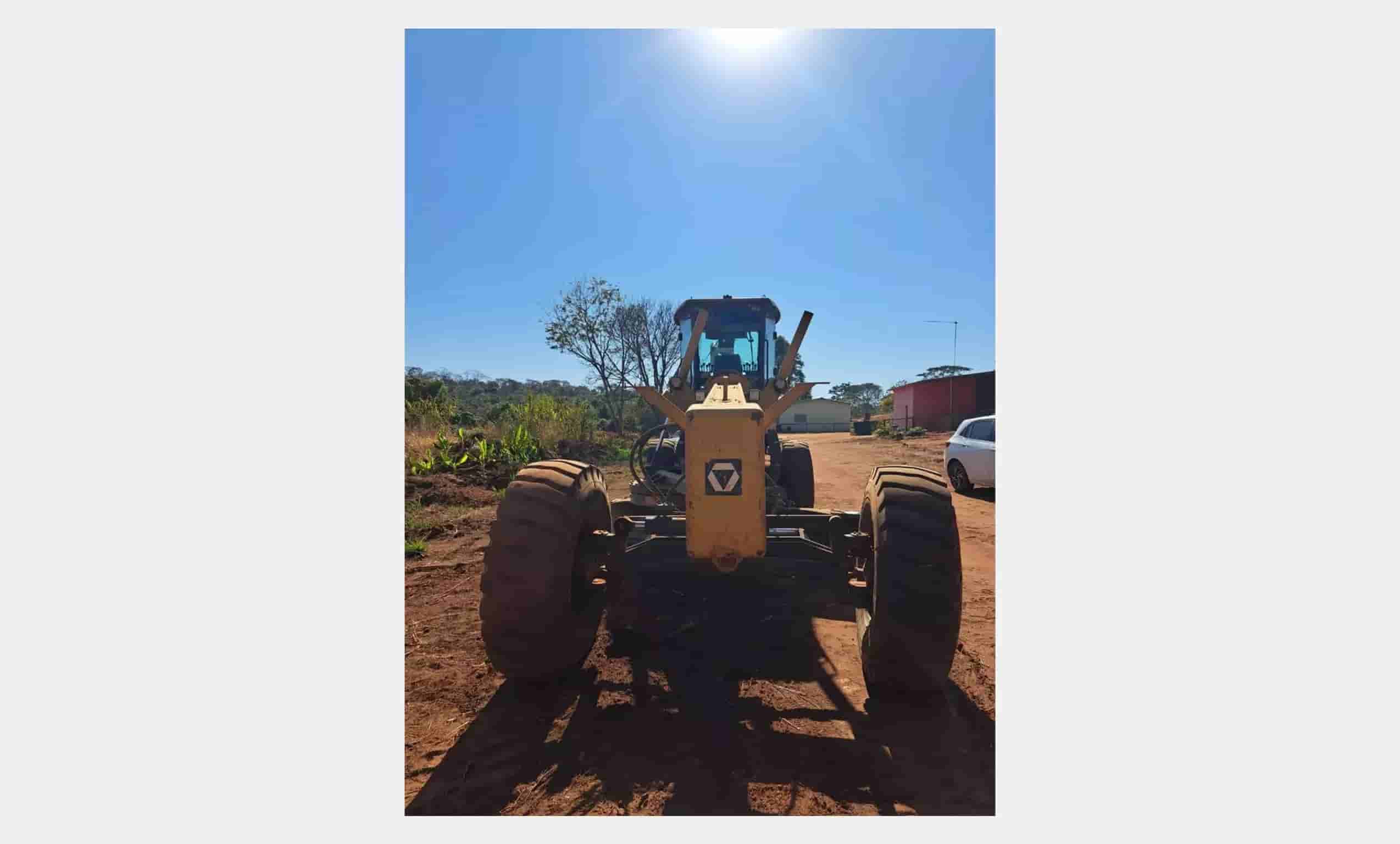 Motoniveladora XCMG GR1803BR 2021 - imagem de fundo