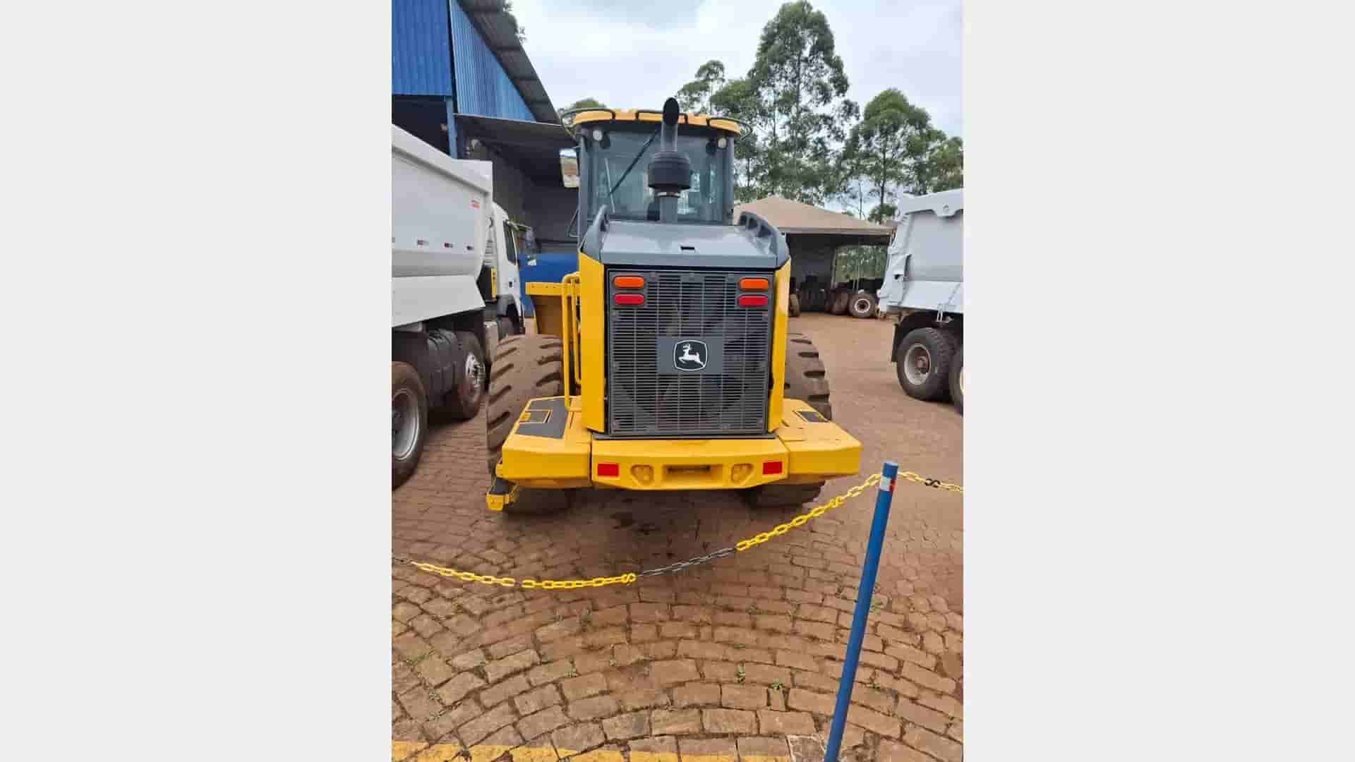 Pá Carregadeira John Deere 644K 2019 - imagem de fundo
