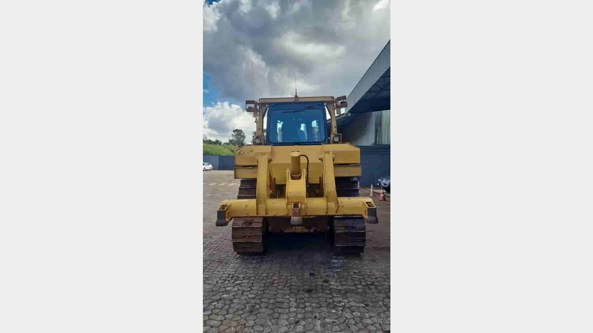 Trator de esteira Caterpillar D6T 2018 - imagem de fundo