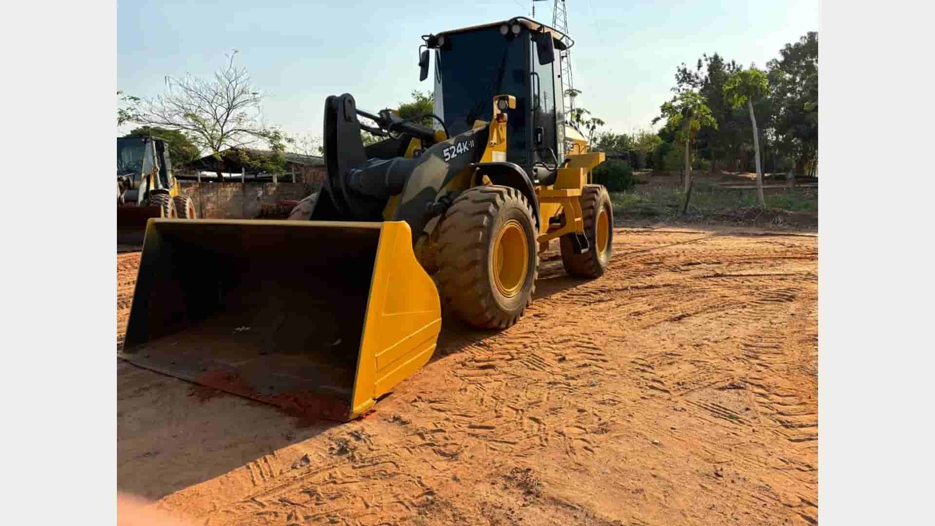Pá Carregadeira John Deere 524K 2018 - imagem de fundo