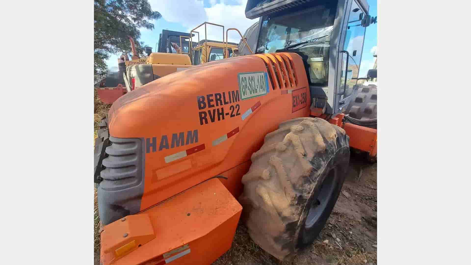 Rolo compactador Wirtgen HAMM - 3411 PD 2014 - imagem de fundo