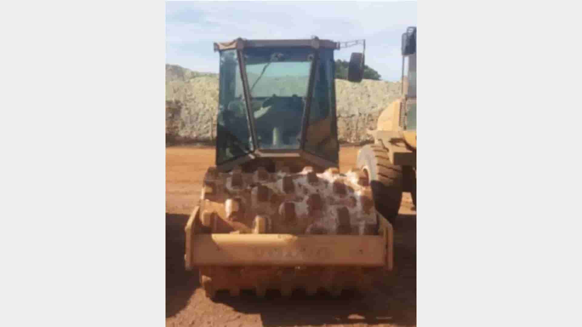 Rolo compactador Volvo SD77F 2010 - imagem de fundo