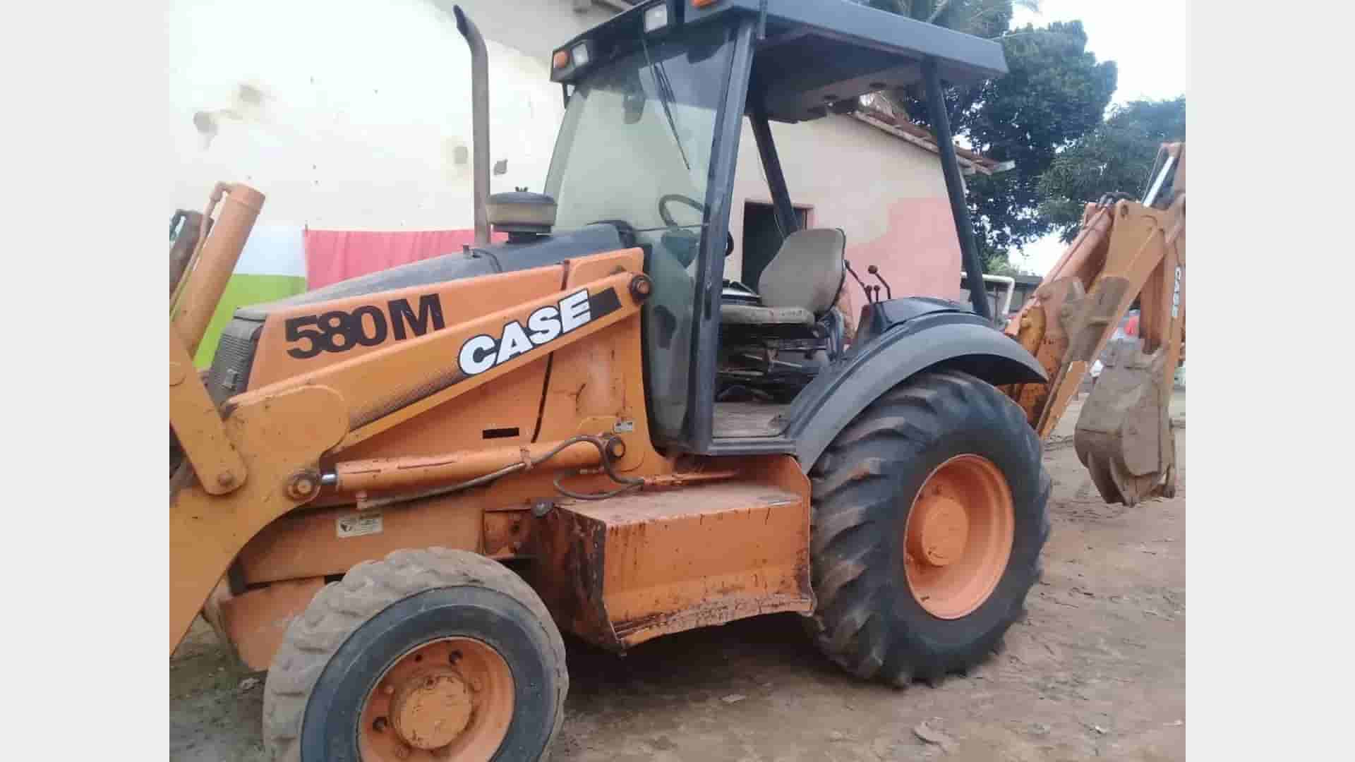 Retroescavadeira Case 580M 4X4 2009 - imagem de fundo