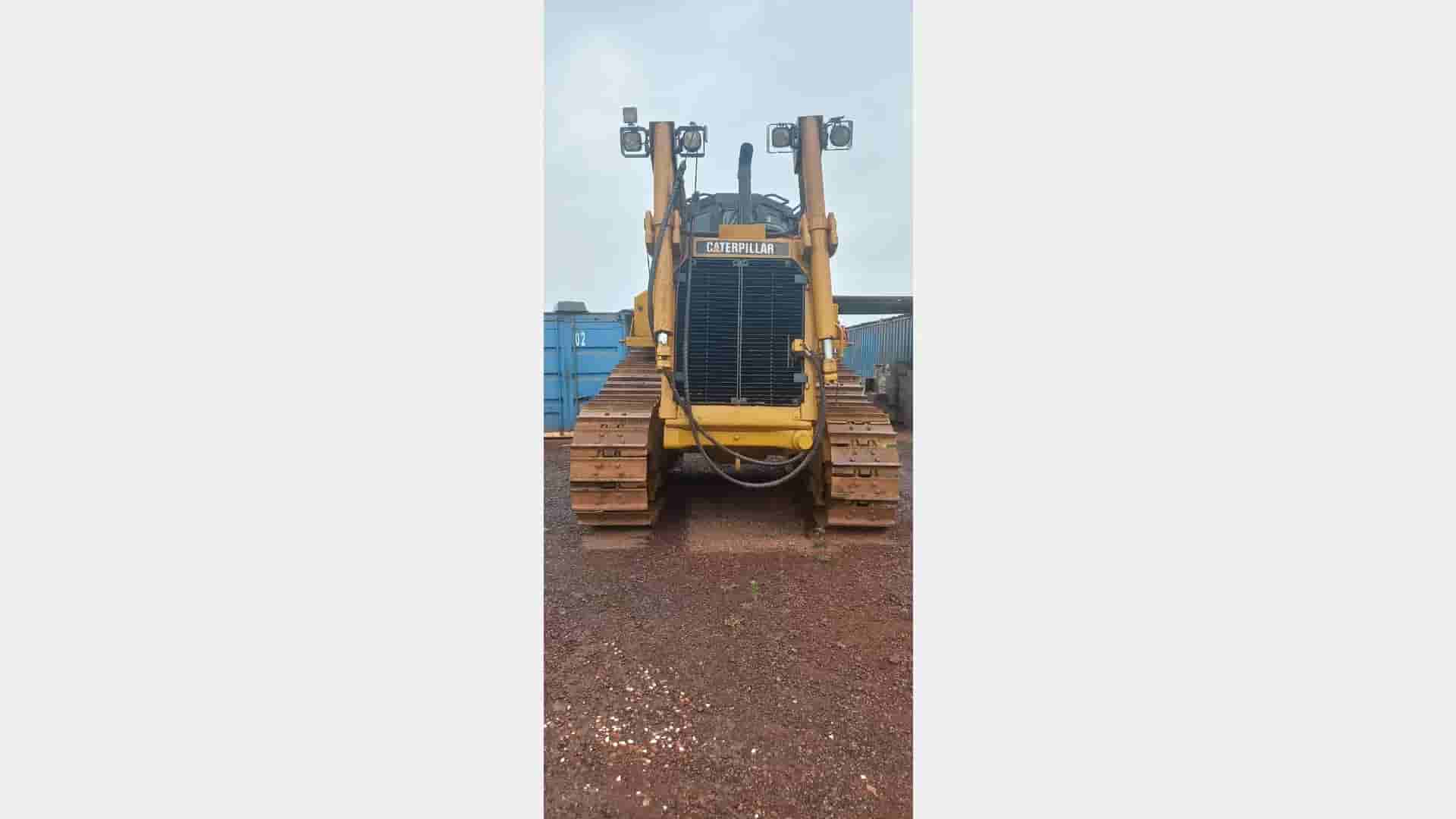 Trator de esteira Caterpillar D8T 2009 - imagem de fundo