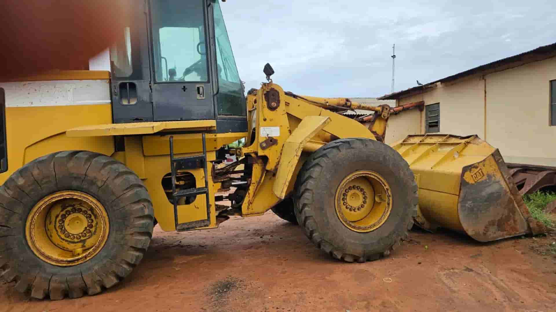 Pá Carregadeira Caterpillar  938G II 2006 - imagem de fundo