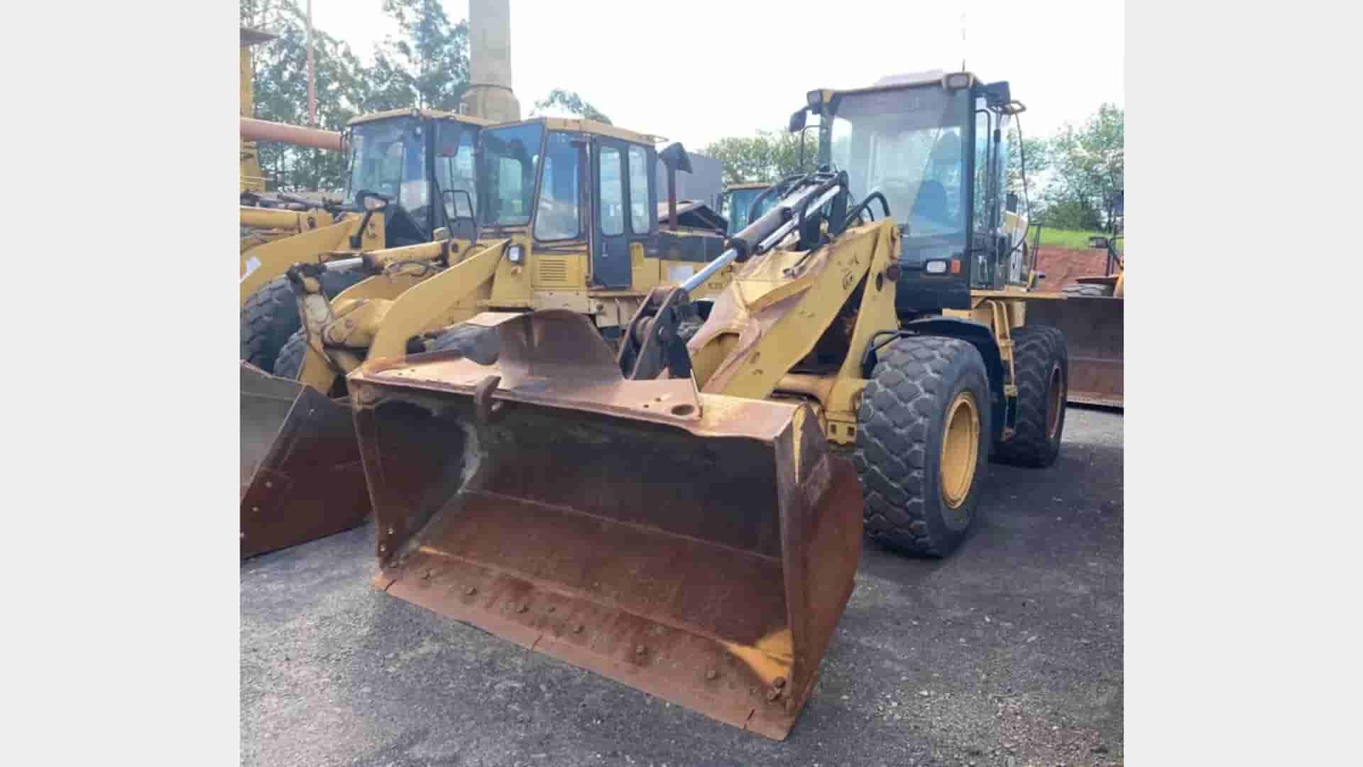 Pá Carregadeira Caterpillar 924G 2005 - imagem de fundo