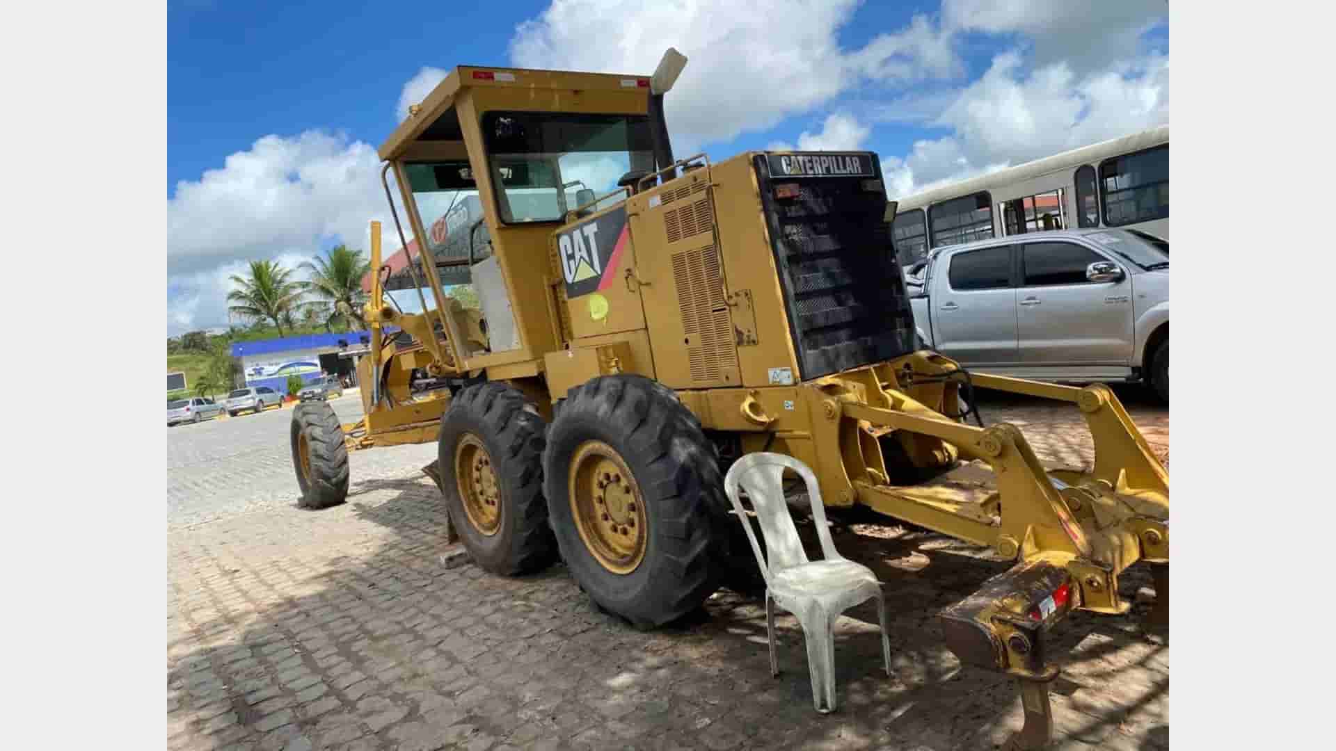 Motoniveladora Caterpillar 135H 2001 - imagem de fundo