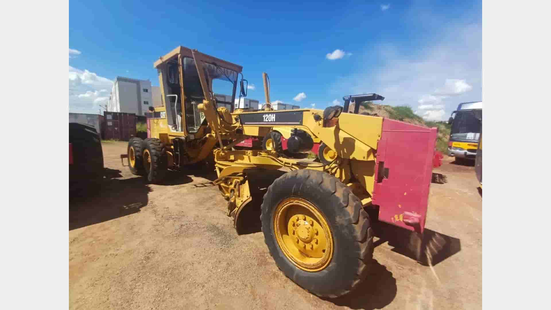 Motoniveladora Caterpillar 120H 2001 - imagem de fundo