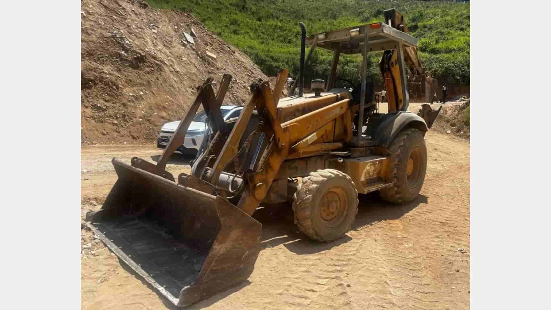 Retroescavadeira Case 580L 2000 - imagem de fundo