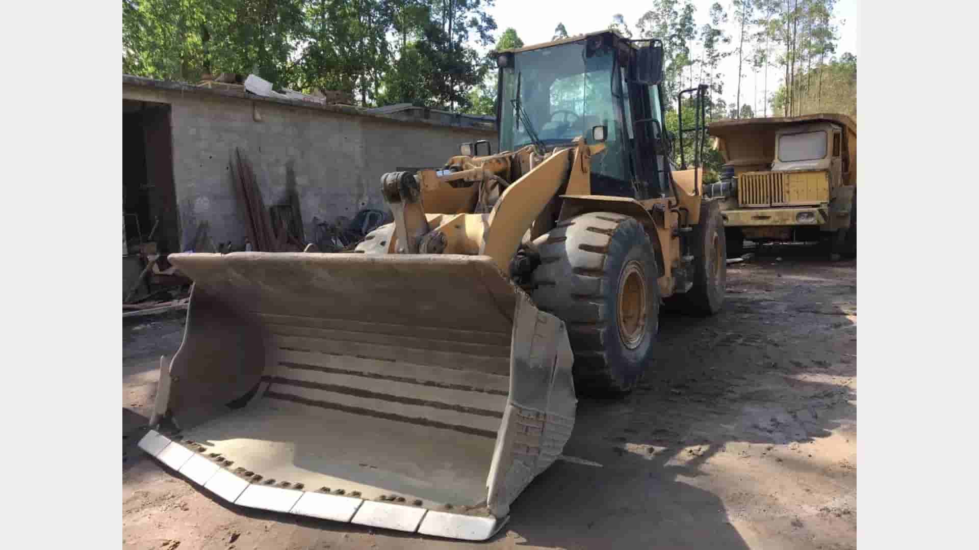 Pá Carregadeira Caterpillar 962G 2000 - imagem de fundo