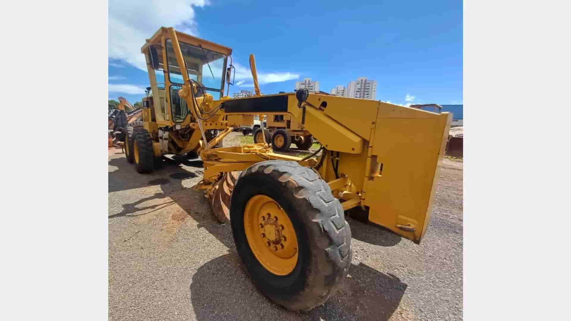 Motoniveladora Caterpillar 120H 1998 - imagem de fundo