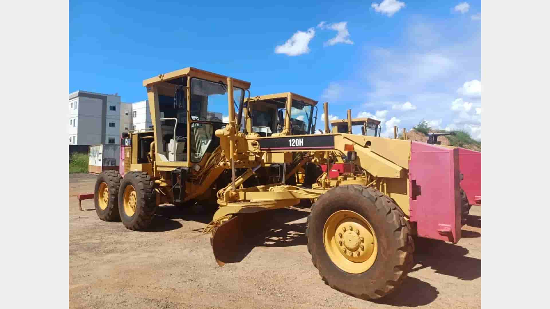 Motoniveladora Caterpillar 120H 1997 - imagem de fundo